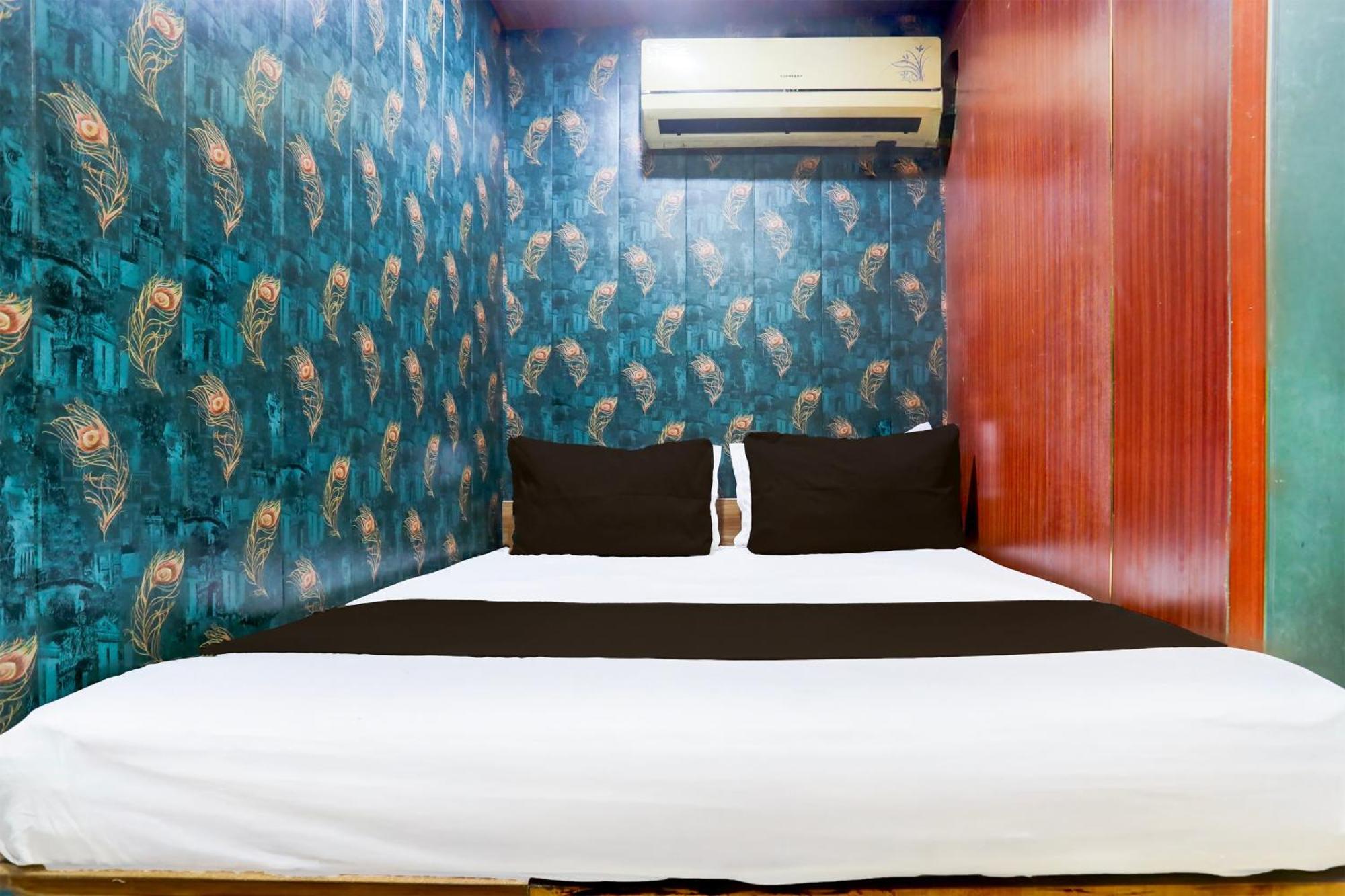 Hotel 83013 O A K Residency 3*